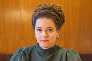 Porträttbild av kvinna